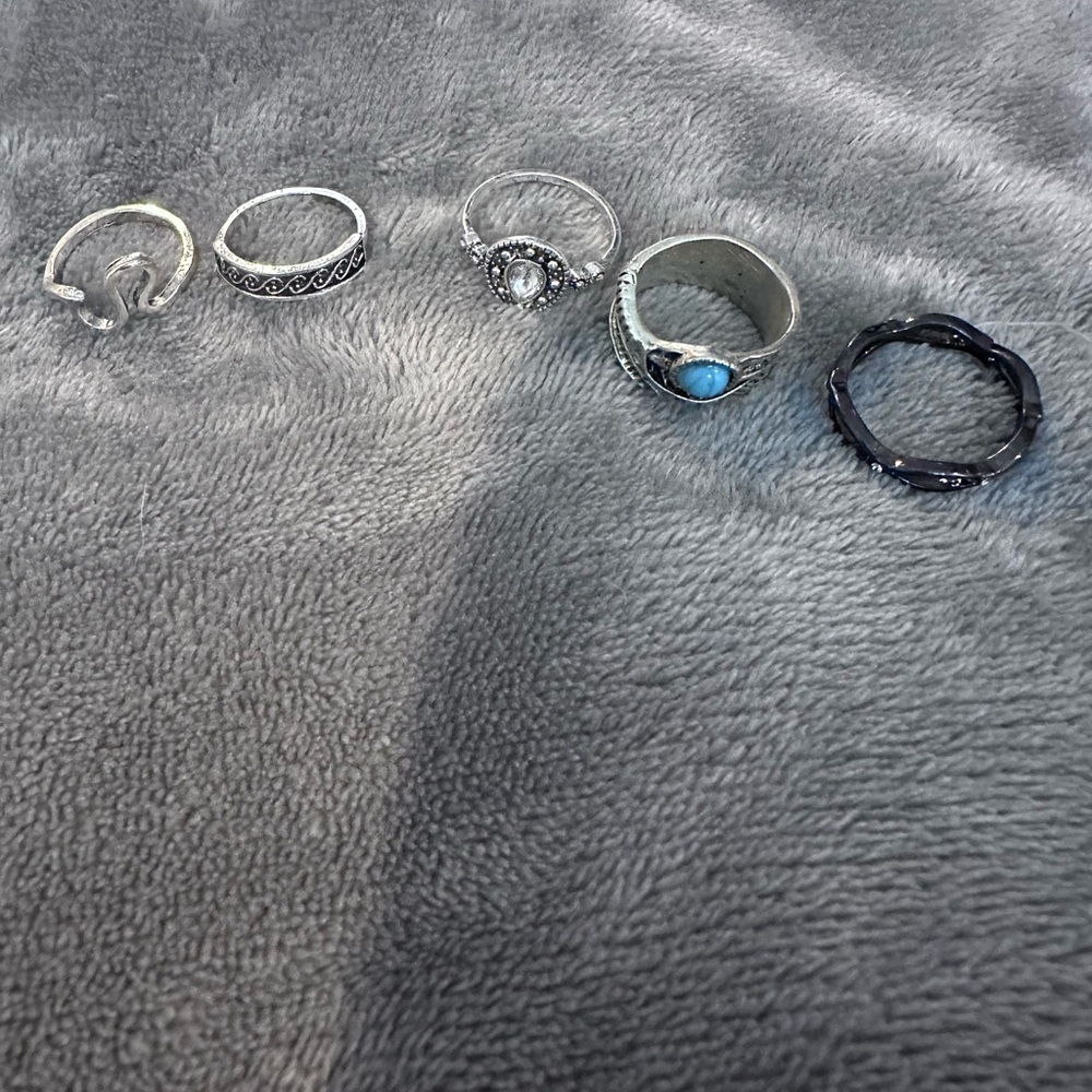 Assorted rings lot